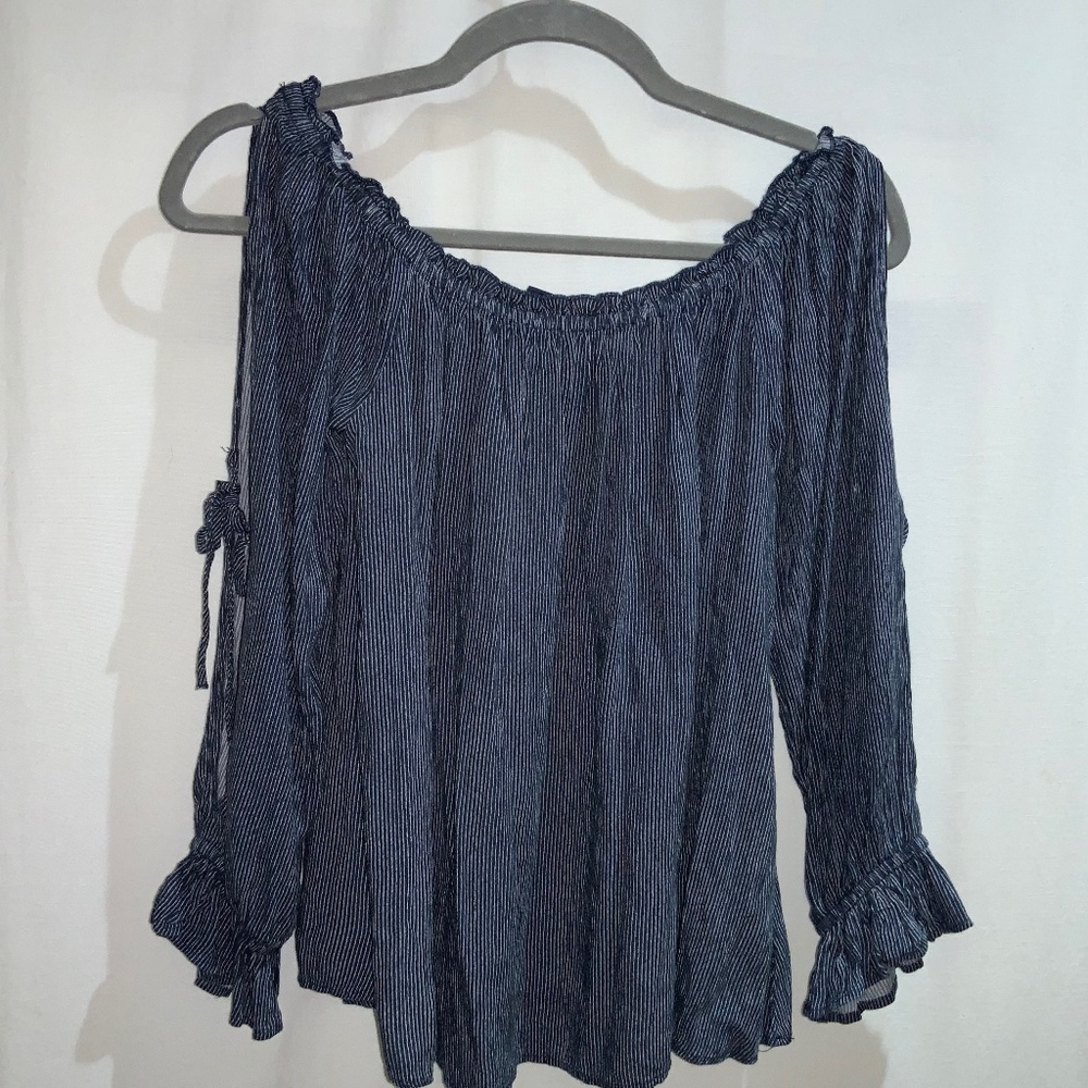 American Eagle off shoulder top Sz S cold shoulder open sleeve tie sleeve